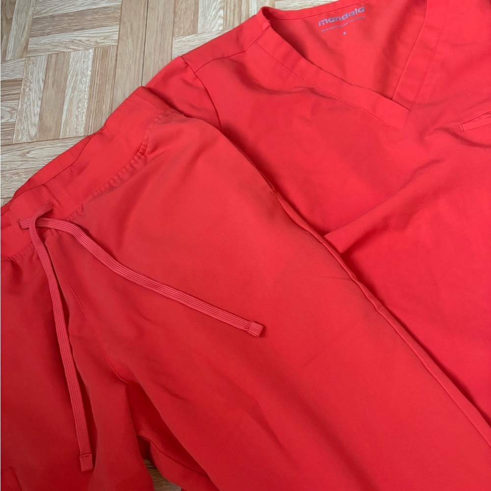 Women's Red Scrub Set - Picture 2 of 4